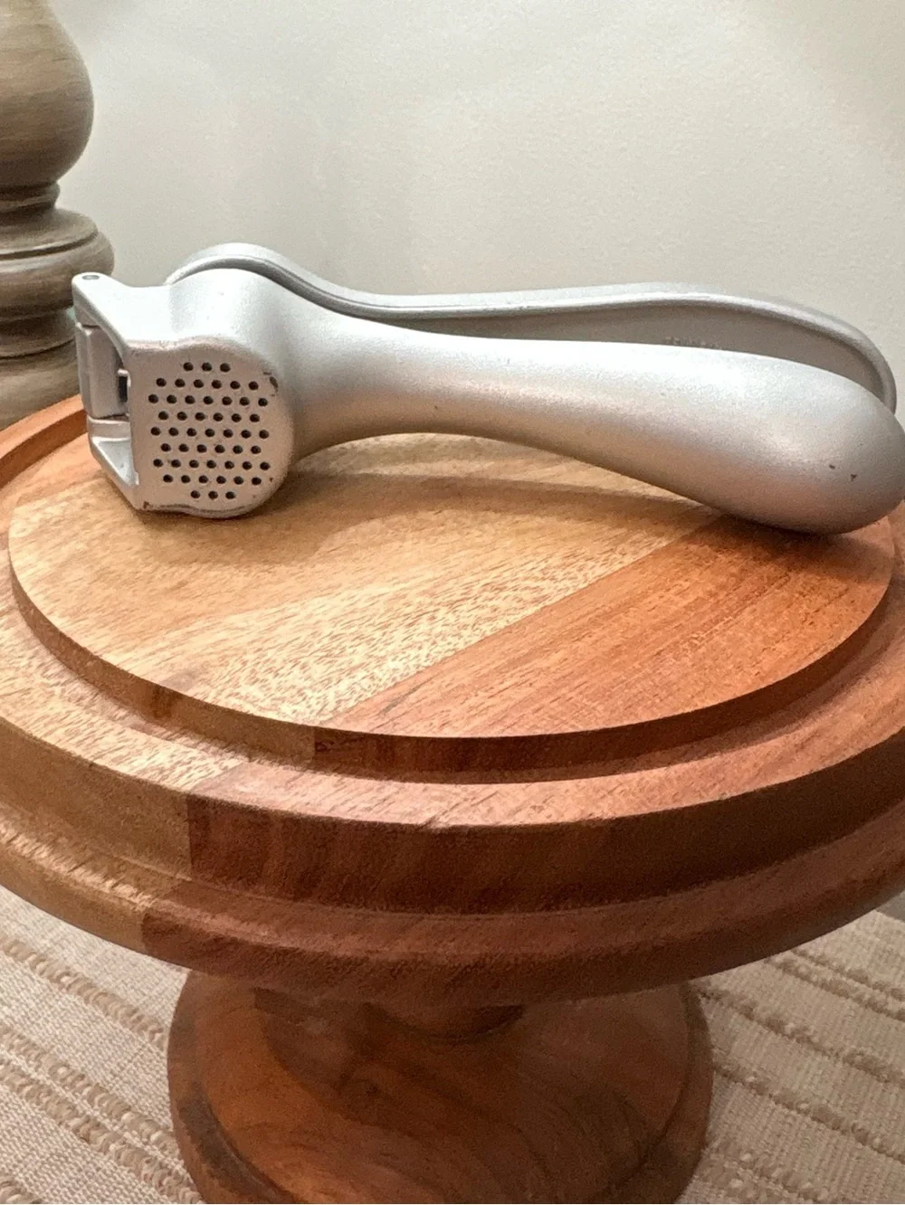 Pampered Chef Garlic Press, Cast Aluminum, Gray, 6